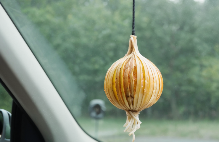 Keistas automobilio kvapas